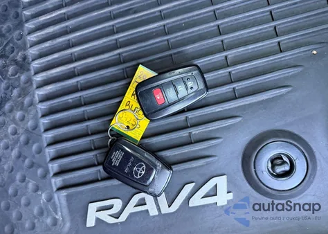 2019 Toyota Rav4 Xle from USA, damaged, VIN 2T3P1RFV8KC042967